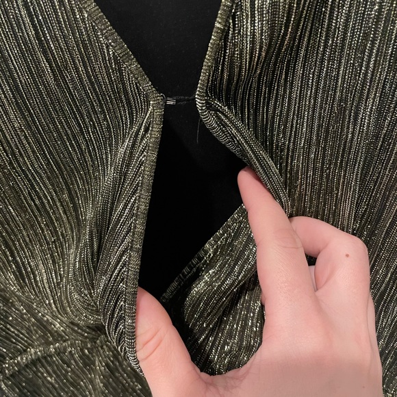 Simply Vera Vera Wang Knot-Waist Gold and Black Metallic Mini Dress Size Medium - Picture 3 of 10